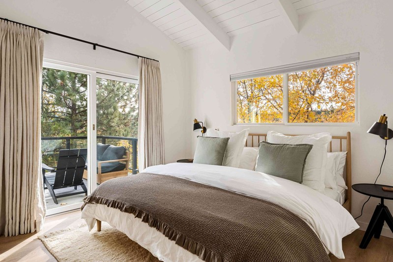 bedroom lighting to maximize guest comfort